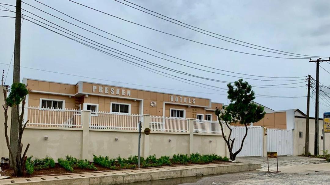Presken Kuramo Waters Lagos Exterior foto